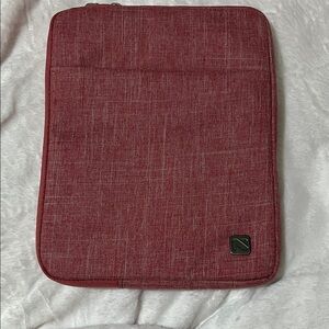 Nidoo Red Tablet Sleeve